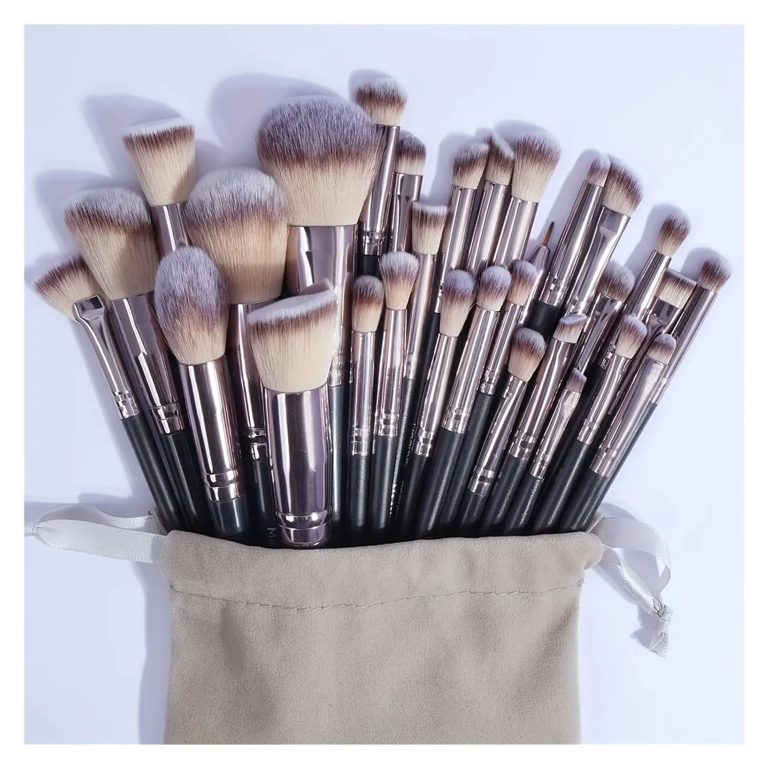 30pcs Professional Makeup Brush Set Foundation Concealers Eye Shadows Powder Blush Blending Brushes Beauty Tools with Bag(Black Gold)