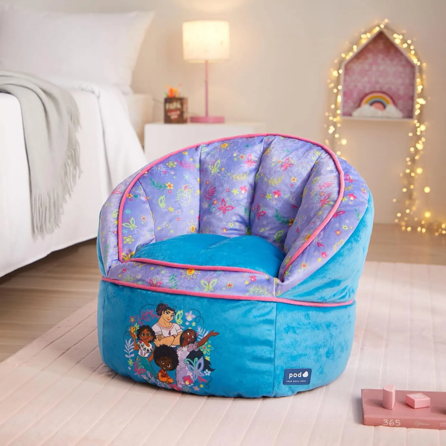 Idea Nuova Disney Encanto Madrigal Family Blue Round Bean Bag Chair for Kids, Ages 3 , Large