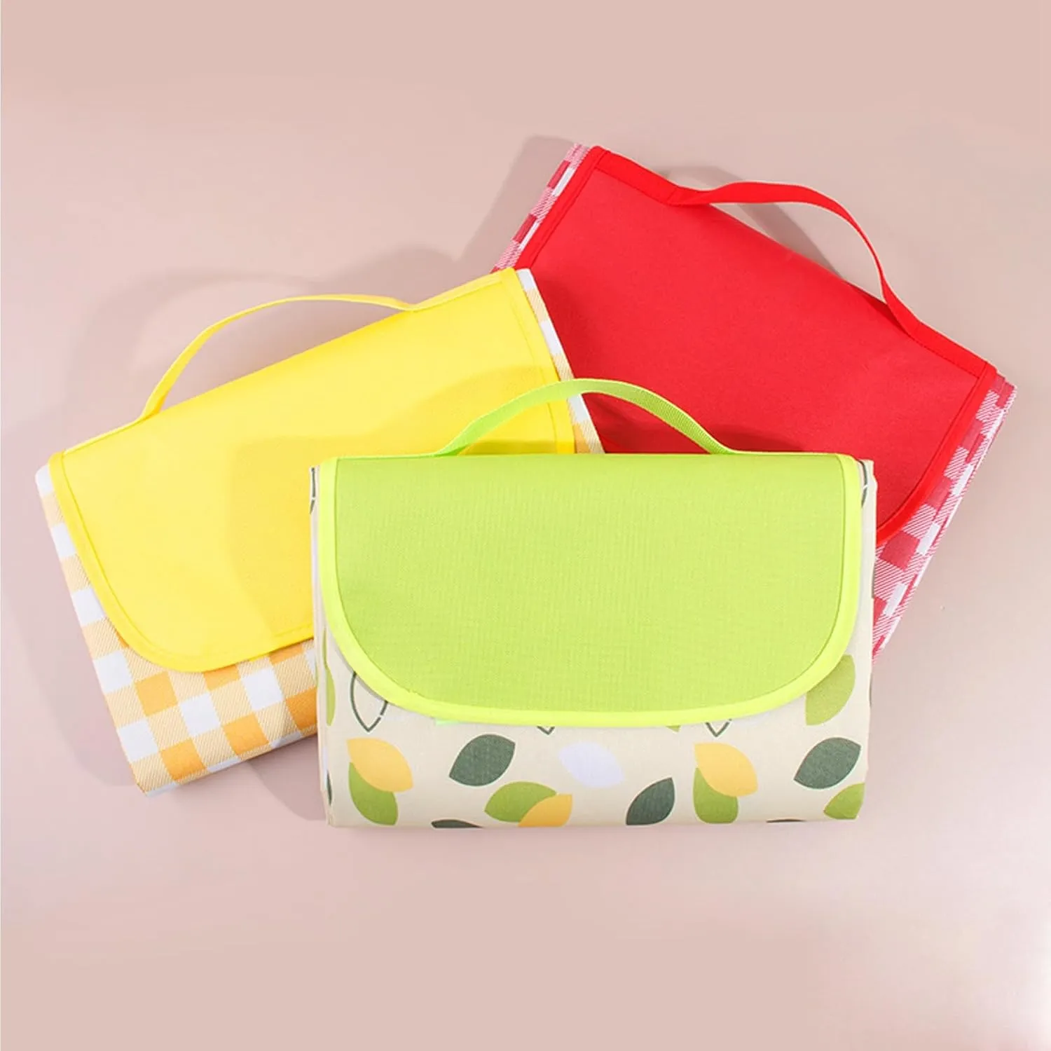 Outdoor Picnic Mat Thicken Oxford Cloth Waterproof Foldable Camping Blankets for Traveling Open Air Concerts (150x200cm / 59.1x78.7in)