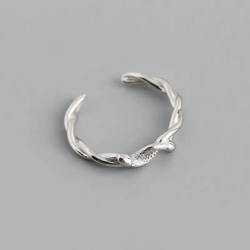 Snake Twisted Rope Ring with Exotic Live Species Design